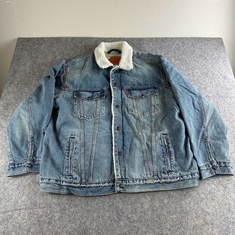 Levi's Men's Jacket Denim Sherpa Lined Insulated Trucker Denim Jacket